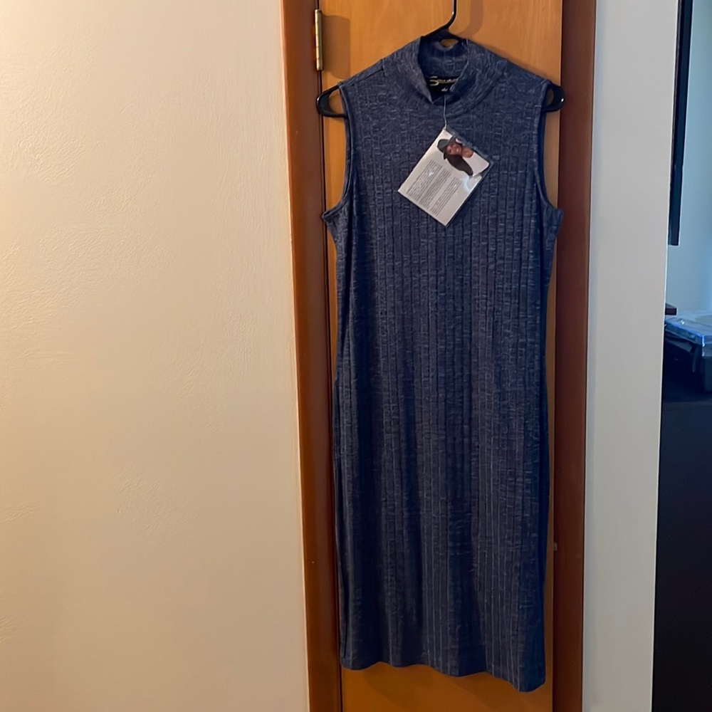 NWT, Serena Williams, Rib knit, grey, blue sheath, in size L.  So versatile!
